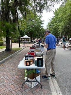 2022 Spring Book Sale 05