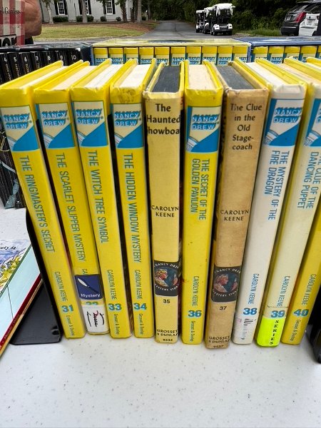 2025 Spring Book Sale 14