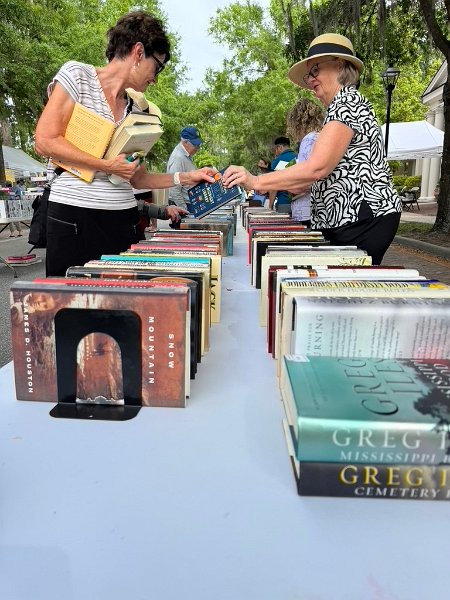 2025 Spring Book Sale 30